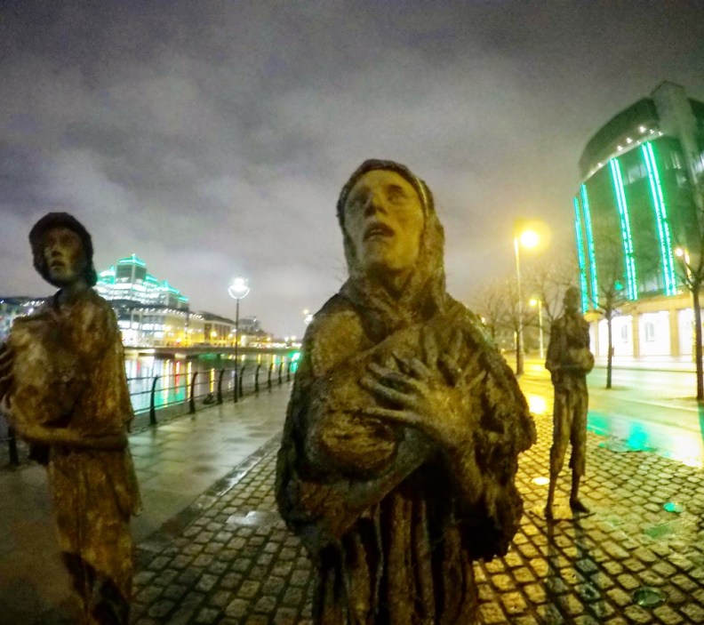 Monumento a las víctimas de la hambruna